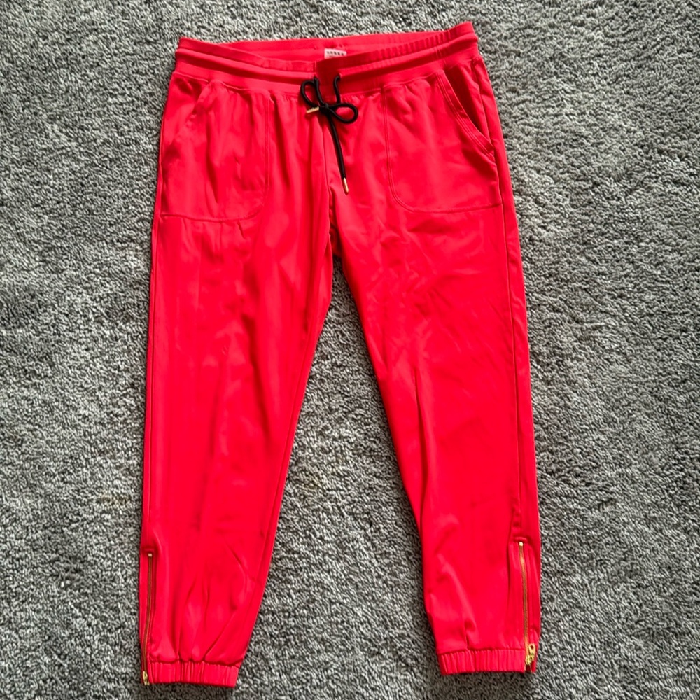 Zyia active short peak jogger